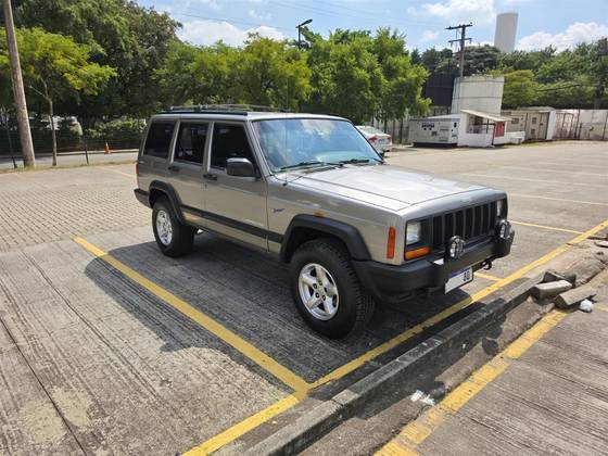 JEEP CHEROKEE 4.0 SPORT 4X4 6I 12V GASOLINA 4P AUTOMÁTICO